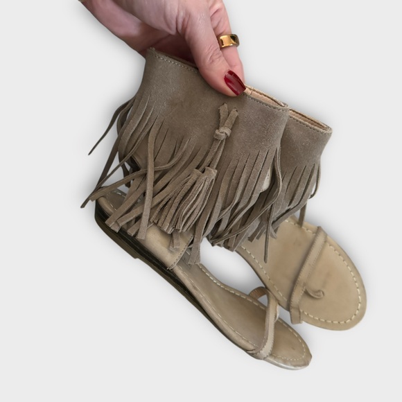 Very Volitile Lex tan fringe gladiator boho sandals - Picture 9 of 11